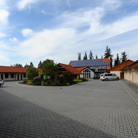 Hotel Kobero Ricany  Exterior foto